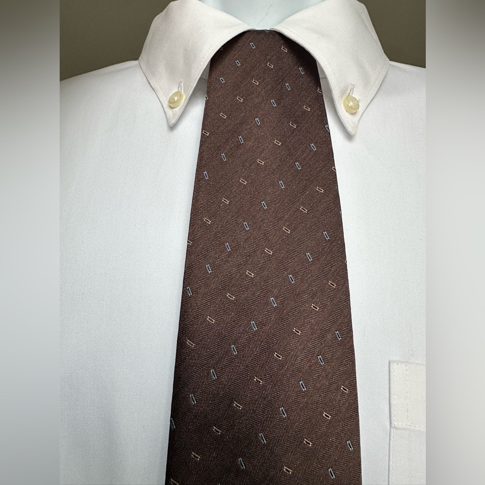 Marino Gabri. Elegant Brown Patterned Tie. 100% silk.
